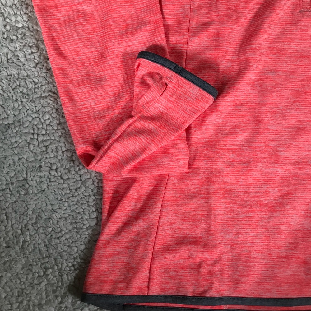 UnderArmour top, 1/2 zip with thumb holes - Picture 2 of 7